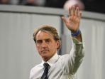 pelatih-italia-roberto-mancini-melambai.jpg
