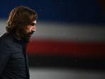 pelatih-juventus-andrea-pirlo-menyaksikan-pertandingan.jpg