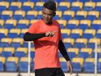 pelatih-kepala-psps-hendri-susilo_20180412_132441.jpg