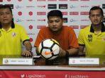 pelatih-kepala-semen-pasdang-fc-syafrianto-rusli.jpg