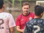pelatih-persija-jakarta-thomas-doll.jpg