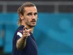 pemain-depan-prancis-antoine-griezmann-mengambil-bagian-dalam-sesi-latihan.jpg