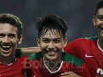 pemain-tim-nasional-u-19-indonesia-egy-maulana-muhammad-rafli-dan-witan-sulaeman_20171008_220640.jpg