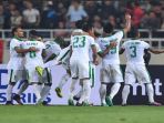 pemain-timnas-indonesia-selebrasi-kemenangan-ok_20161208_063301.jpg