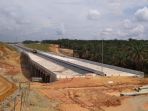 pembangunan-jalan-tol-pekanbaru-dumai_20181106_132652.jpg
