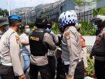 pemuda-ngaku-anak-tni-ikut-demo.jpg