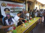 pemusnahan-narkoba-dipimpin-polresta-pekanbaru_20171025_145912.jpg