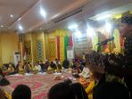 penabalan-gelar-adat-untuk-ustadz-abdul-somad_20180220_092442.jpg