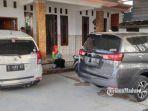 penampakan-mobil-di-halaman-rumah-warga-kampung-miliarder.jpg
