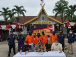 pencuri-pipa-chevron.jpg