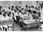 pendidikan-pada-masa-penjajahan_20180503_121013.jpg
