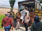 penertiban-apk-bawaslu-dumai.jpg