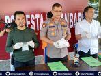 pengedar-narkoba-ditangkap-di-pekanbaru-dua-kawanan-buron-1-kilogram-sabu-sabu-disita-polisi.jpg