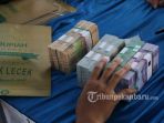 penukaran-uang-rupiah-jelang-lebaran-di-bank-indonesia_20170615_134621.jpg