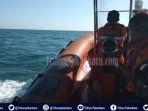 penyelematan-korban-kapal-karam-di-perairan-riau.jpg