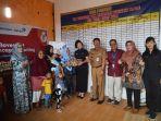 penyerahan-bantuan-telur-di-Kantor-Lurah-Pematang-Kapau.jpg