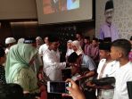 penyerahan-santunan-dari-dpp-apindo-riau-kepada-anak-yatim-dan-panti-asuhan_20180531_202253.jpg