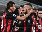 penyerang-ac-milan-mario-mandzukic-kiri.jpg