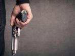 perampok-penjahat-pembunuh-pistol-menggenggam_20150625_20150726_083853.jpg