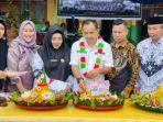 peringati_hari_guru_nasional_ketua_dprd_inhil_nostalgia_ke_smp_1_tembilahan_hulu.jpg