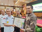 pertagas-terima-penghargaan-dari-gubernur-riau.jpg