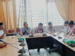 perwakilan-masyarakat-desa-sungai-nyiur-ke-dprd-inhil_20170828_170334.jpg