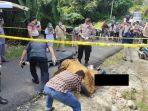 pihak-kepolisian-saat-berada-di-lokasi-pria-tewas-bersimbah-darah-di-kota-pariaman.jpg
