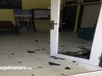 pintu-ulp-kampar-pecah_20160519_213056.jpg