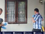 polisi-vs-mantan-polisi-baku-tembak-di-sebuah-rumah-di-pekanbaru-banyak-lobang-bekas-peluru-di-kaca.jpg