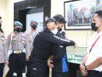 polisi-yg-banting-mahasiswa-minta-maaf.jpg
