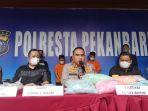 polresta-pekanbaru-menangkap-pasangan-suami-istri-dan-seorang-pria-pengedar-narkoba.jpg