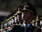 prajurit-militer-china-sedang-berbaris.jpg