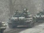 prajurit-rusia-menuju-ukraina-pakai-tank.jpg