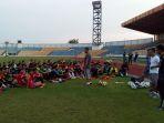 psps_riau_tunjuk_bona_simanjuntak_jadi_pelatih_sementara.jpg