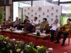 rapat-koordinasi-restorasi-gambut-dan-kebakaran-hutan-dan-lahan_20160315_085643.jpg