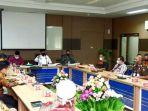 rapat-persiapan-pengoperasian-pos-new-normal-kamis-46-di-kantor-bupati-kampar.jpg
