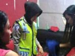 razia-narkoba-di-tempat-karaoke-oleh-polres-dumai_20180401_113742.jpg