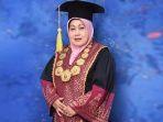 rektor_unilak_pekanbaru_dr_hasnati_sh_mh.jpg