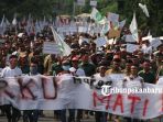ribuan-massa-aksi-dari-aliansi-serikat-pekerja-atau-serikat-buruh_20171023_165624.jpg<pf>ribuan-massa-aksi-dari-aliansi-serikat-pekerja-atau-serikat-buruh_20171023_165705.jpg<pf>ribuan-massa-aksi-dari-aliansi-serikat-pekerja-atau-serikat-buruh_20171023_165754.jpg<pf>ribuan-massa-aksi-dari-aliansi-serikat-pekerja-atau-serikat-buruh_20171023_165817.jpg<pf>ribuan-massa-aksi-dari-aliansi-serikat-pekerja-atau-serikat-buruh_20171023_165850.jpg