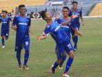 riki-dwi-cetak-gol-ke-gawang-persib-b.jpg