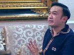 ruben-onsu-dapat-cobaan-bertubi-tubi-kini-ia-dituding-pasang-karyawan-untuk-curi-resep-rahasia.jpg