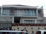 rumah-mewah-di-jalan-pulomas-utara-nomor-7a_20161228_104549.jpg