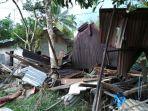 rumah-rusak-akibat-dihantam-banjir-petapahan.jpg