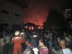 rumah-terbakar-di-panger-pangeran-hidayat-pekanbaru.jpg