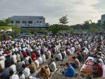 salat_idul_adha_di_kampus_umri_dipadati_ribuan_jamaah.jpg