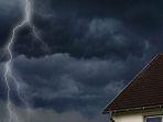 sambaran-petir.jpg