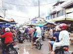 satu_hari_jelang_relokasi_pedagang_tepi_jalan_teratai_masih_bertahan.jpg