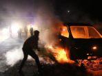 sebuah-mobil-terbakar-di-jalan-tol-trans-sumatera.jpg