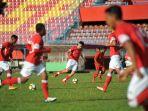 semen-padang-latihan-di-stadion-h-agus-salim.jpg