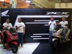 serah-terima-honda-all-new-pcx-150-yang-ditaja-honda-belum-lama-ini_20180314_144420.jpg